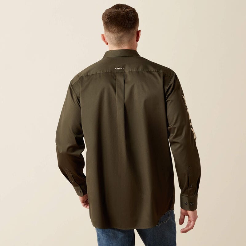 camisa ariat hombre espalda