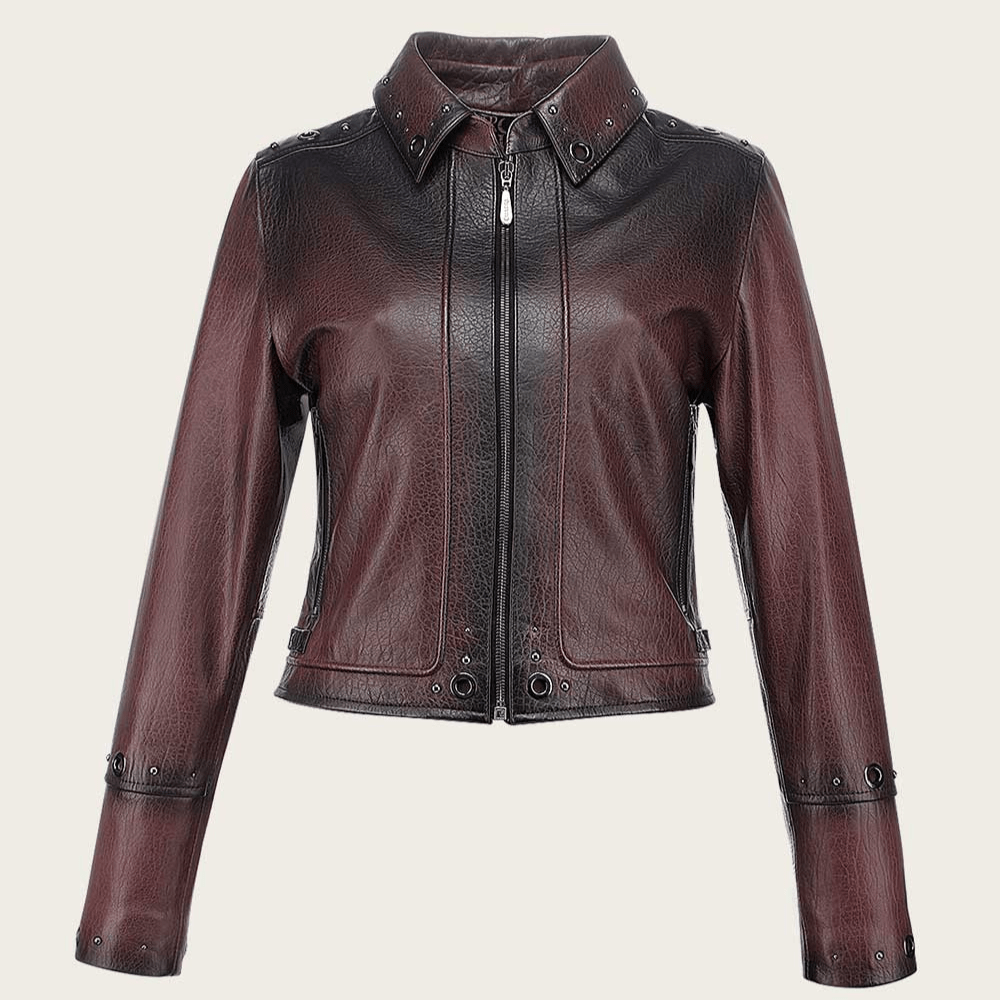 Vista frontal completa destacando su silueta entallada y acabado brillante.