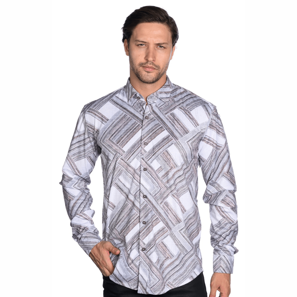 Hombre con camisa de manga larga de diseño geométrico de líneas diagonales
