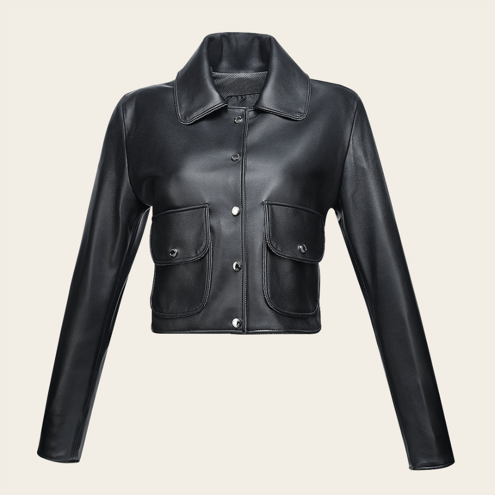 Vista frontal completa, con cuello tipo camisa y estructura minimalista.