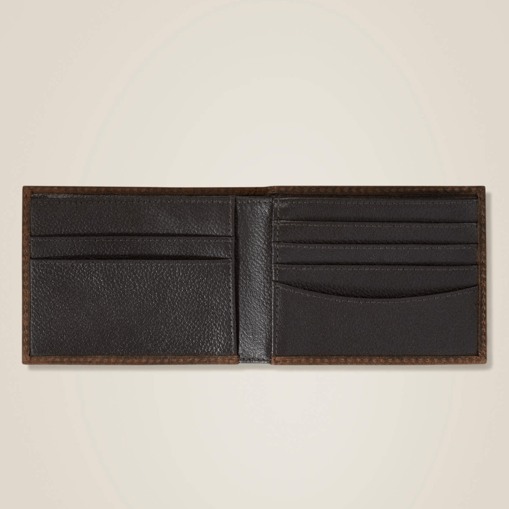 Vista interior con ranuras para tarjetas y espacio para billetes.