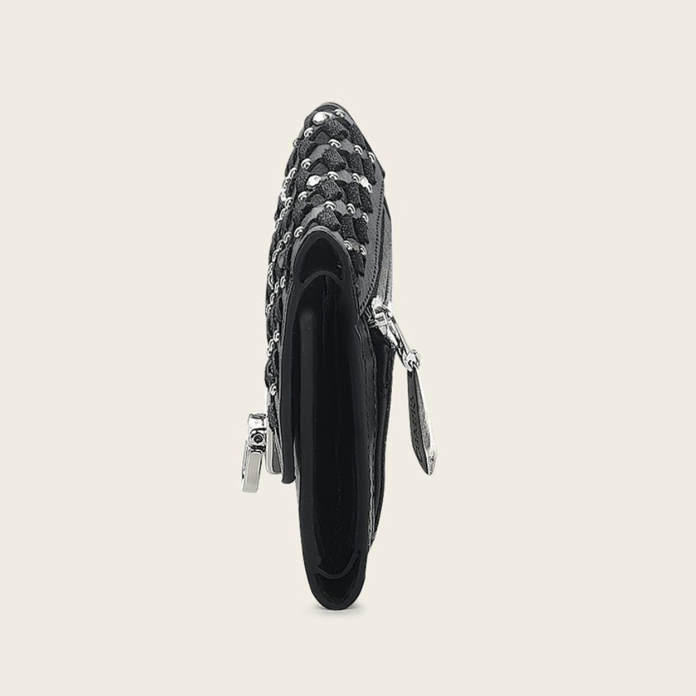 Perfil lateral que resalta su estructura compacta y elegante.