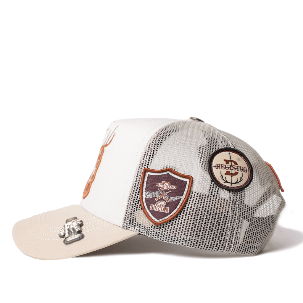 Vista lateral derecha mostrando detalles del diseño.