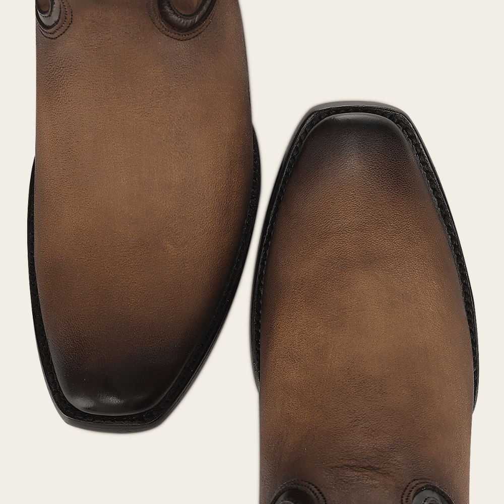 Vista superior mostrando la forma alargada de la punta.