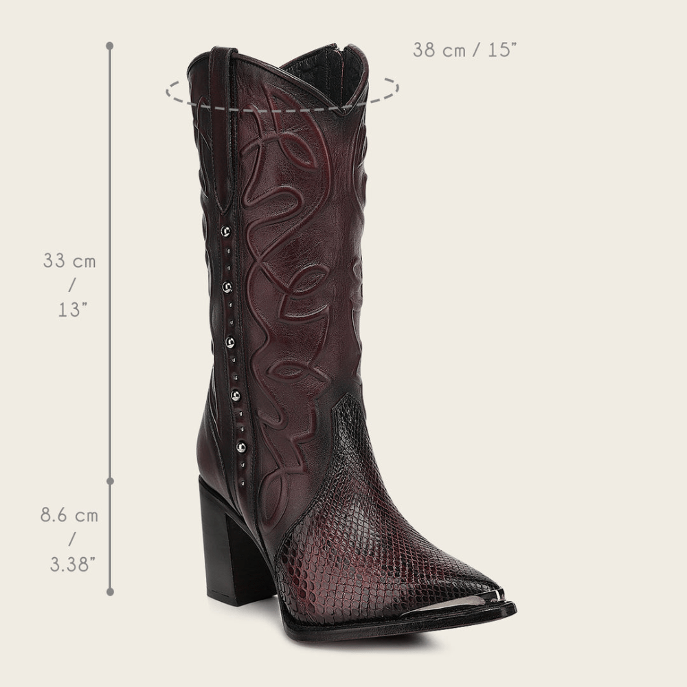 Imagen técnica con medidas de la bota, mostrando proporciones.