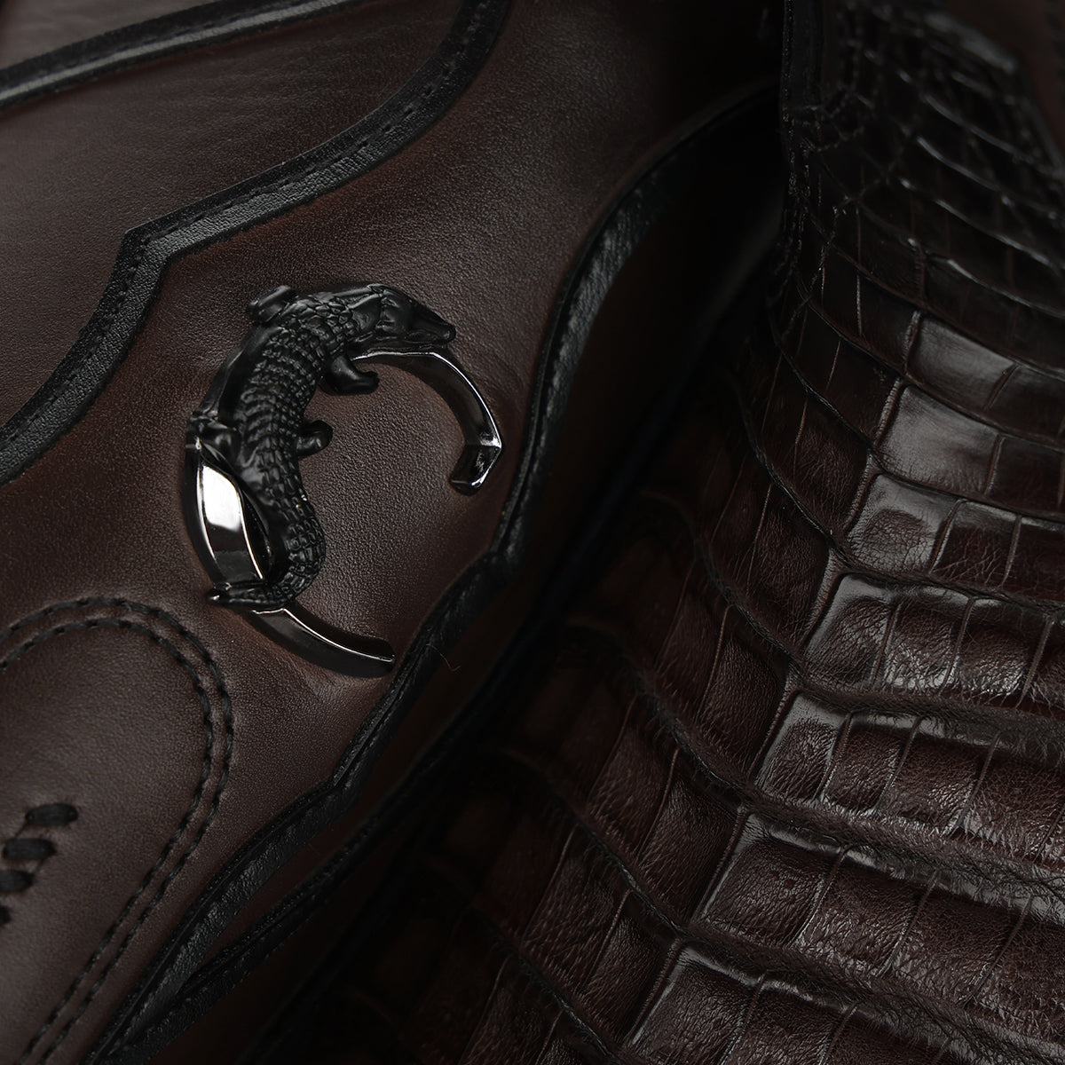 Bota vaquera Cuadra Insignia Caimán Chocolate – detalle