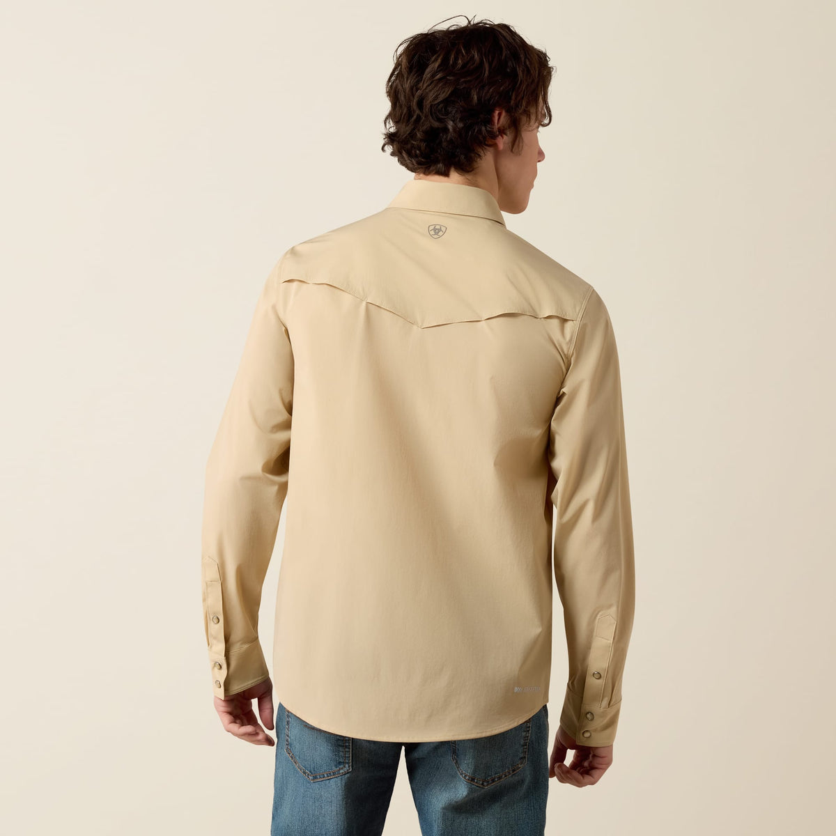 Camisa vaquera Ariat Frontier Flex VentTEK Irish Cream para hombre – vista de espalda