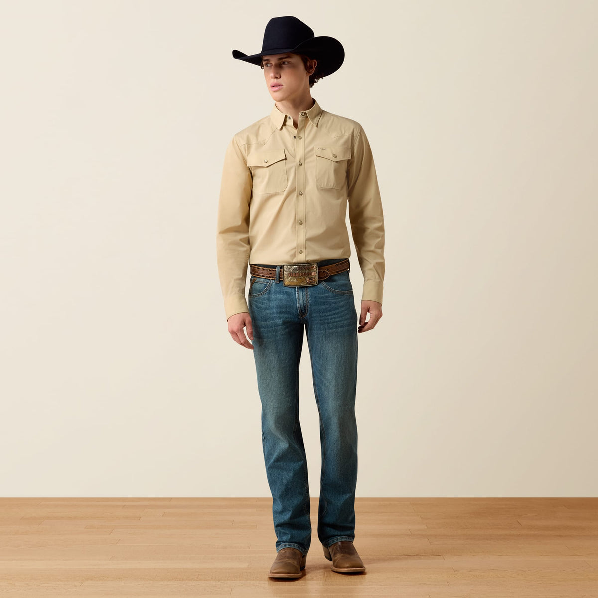 Camisa vaquera Ariat Frontier Flex VentTEK Irish Cream para hombre – cuerpo completo