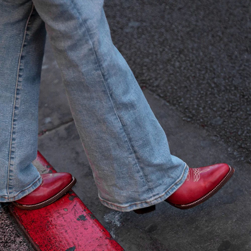 Bota Vaquera Red Embroidery Tall Top