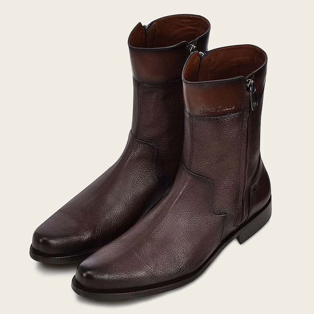 un par de botas cuadra