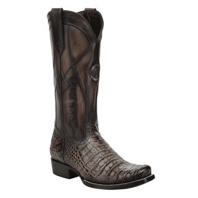 Bota café de caimán con textura marcada y diseño western.