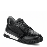 Tenis con frente en piel de caimán y suela deportiva bicolor.