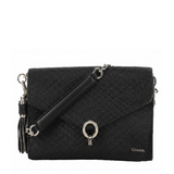 Bolso negro tipo sobre en piel de mantarraya con herraje circular.