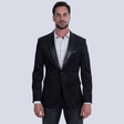 Blazer negro de corte slim, vista frontal con estilo elegante y formal.