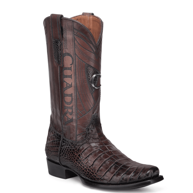 Bota Cuadra completa de frente, café y detallada en piel exótica.