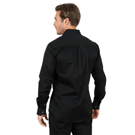 Vista trasera mostrando ajuste moderno y silueta estilizada.