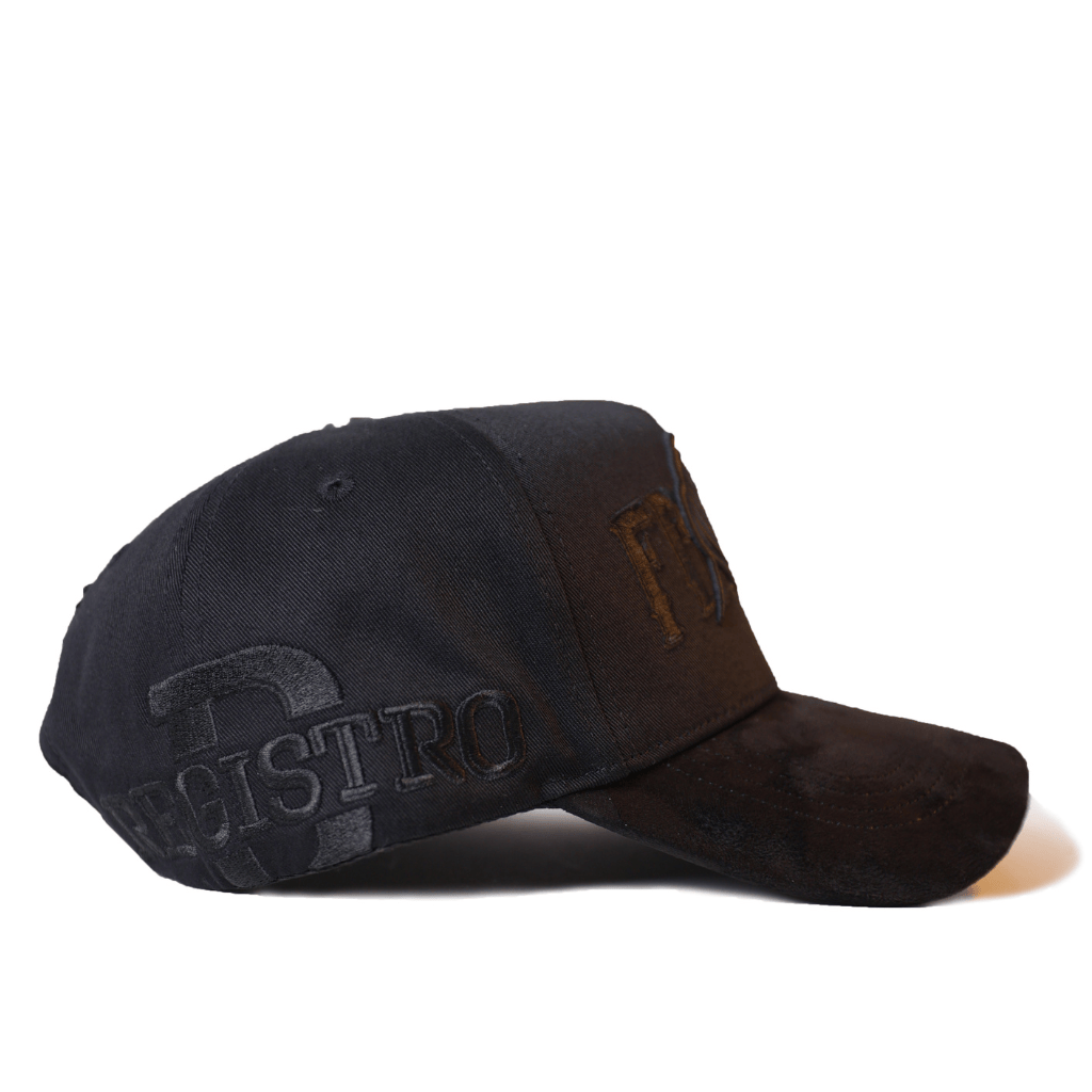 Vista lateral izquierda de la gorra.