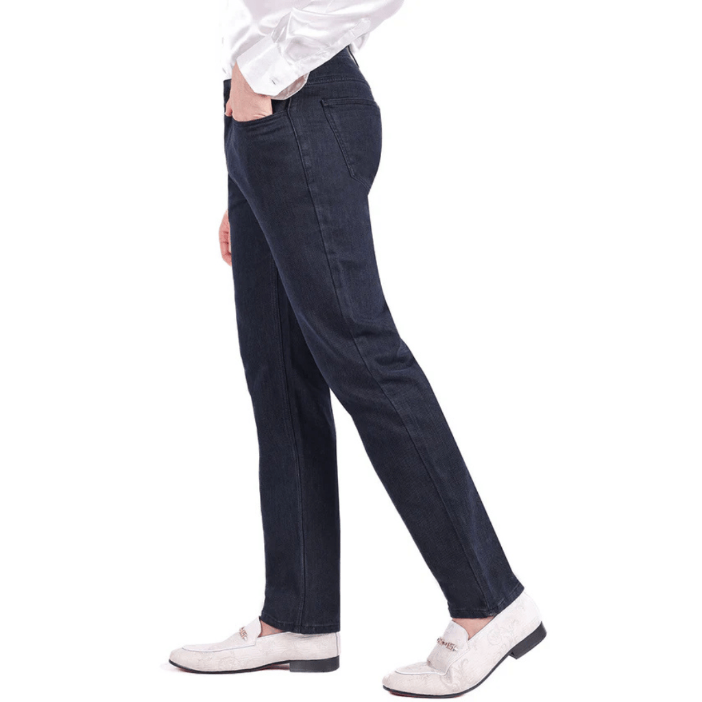 Pantalón slim vista lateral.