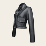 Vista lateral que resalta la silueta entallada y el brillo natural de la piel.