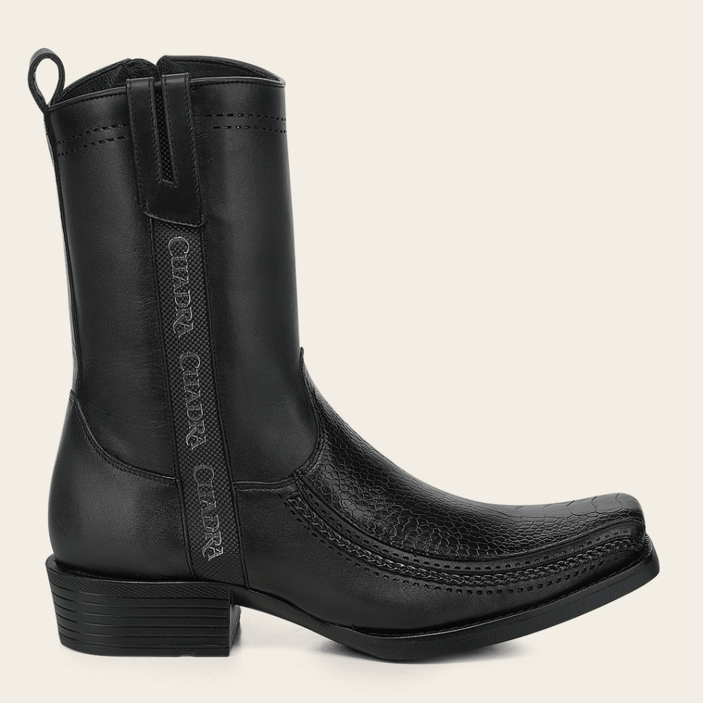 Perfil completo con acabado liso en el tubo y textura en la base.