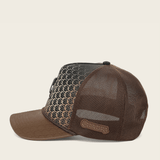 Perfil de la gorra mostrando la transición entre panel frontal y malla.
