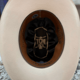 Vista superior del interior y su aro de piel.