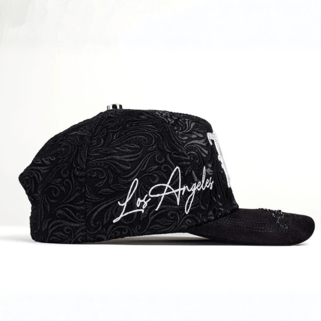 Vista lateral opuesta con bordado "Los Angeles".