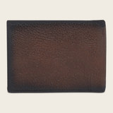 Parte trasera con acabado liso en piel café.