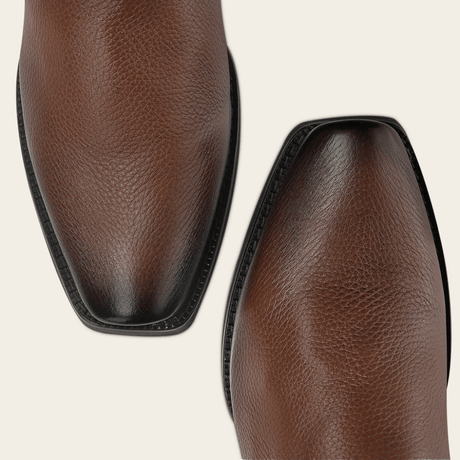 Vista superior mostrando forma de la punta cuadrada.