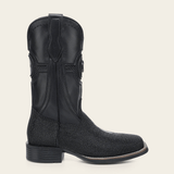 Vista lateral opuesta destacando costuras y acabado en piel.