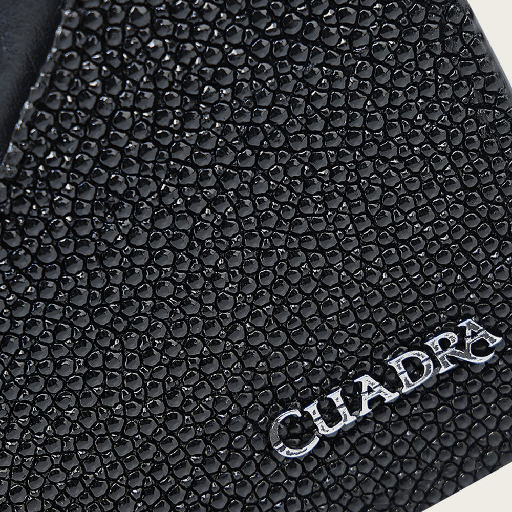 Acercamiento al acabado detallado de la piel de mantarraya.