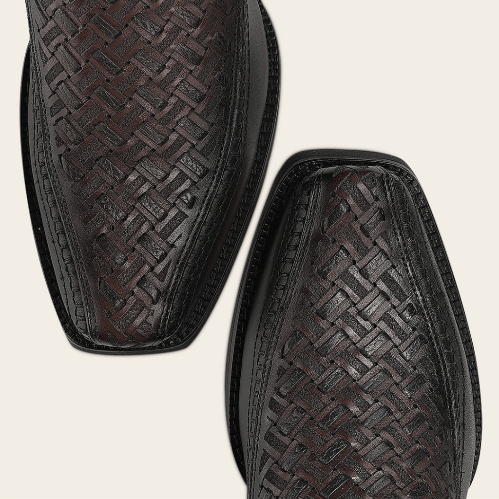 Acercamiento a la textura trenzada en la piel.