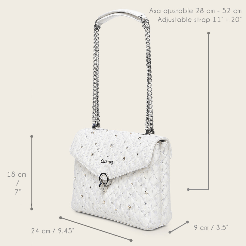 Imagen con medidas del bolso y longitud ajustable de las asas.