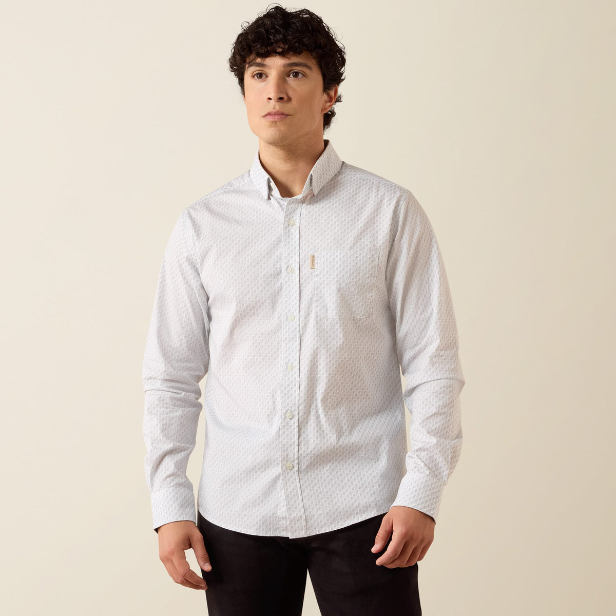 Camisa vaquera Ariat Mackenzie Modern gris para hombre – vista frontal