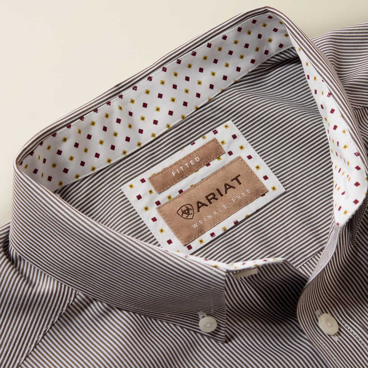 Camisa vaquera Ariat Randolph Fitted café para hombre – detalle 2
