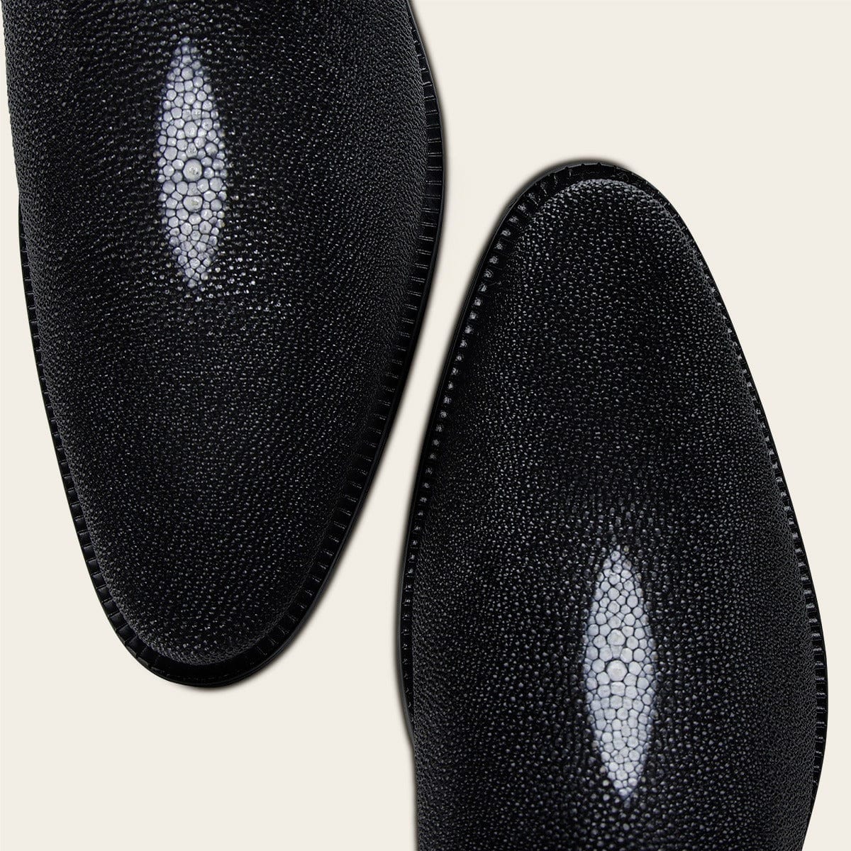 bota cuadra FF211 detalles