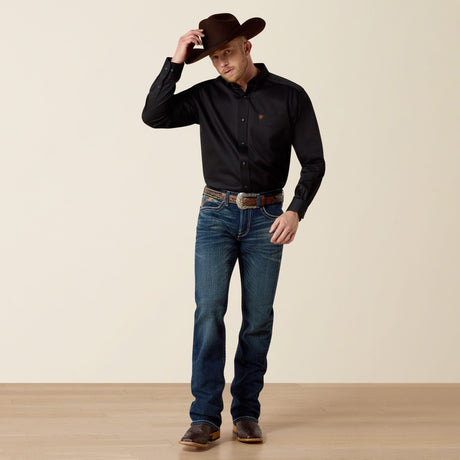 Camisa vaquera Ariat Solid Twill Classic negra para hombre – cuerpo completo